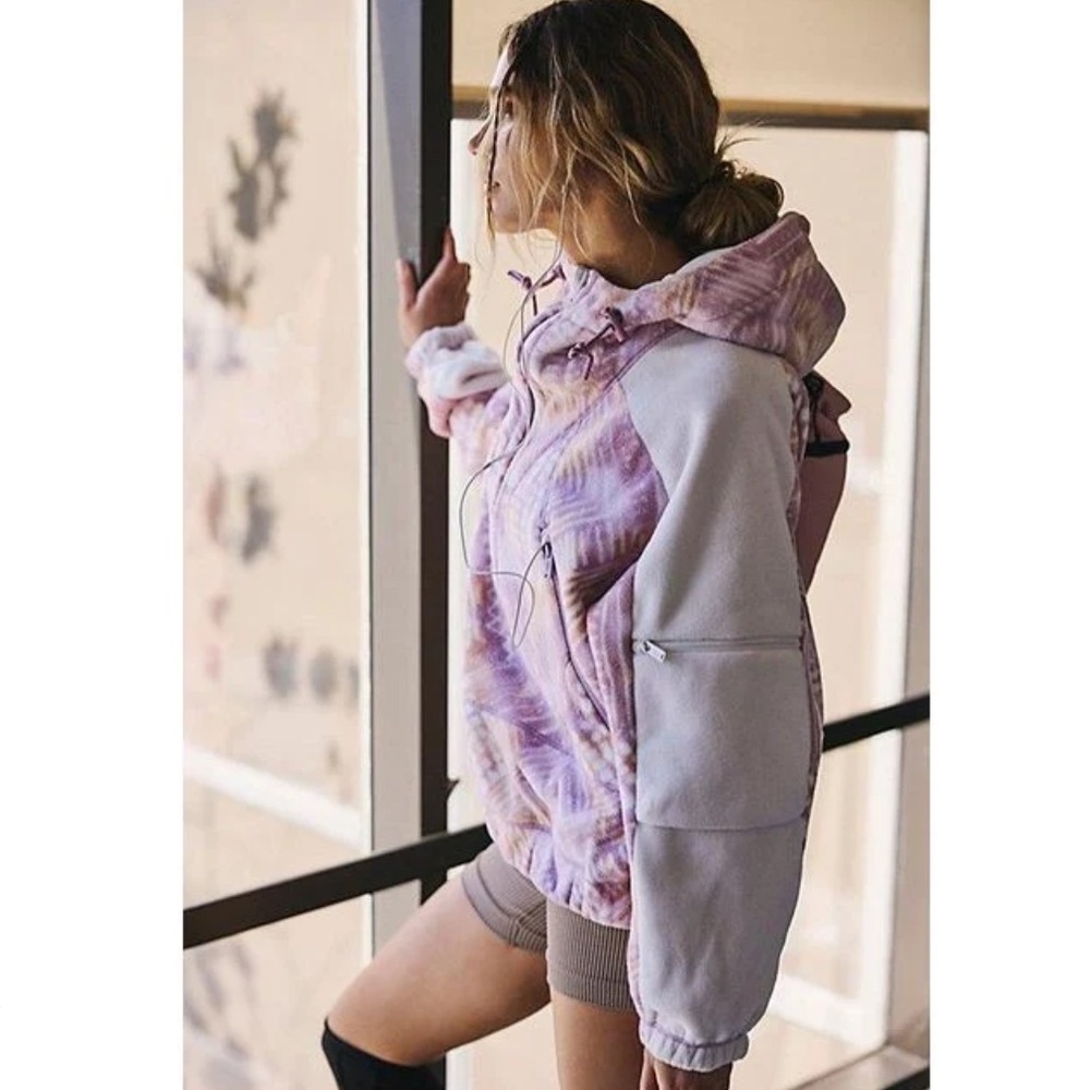 NWT FP MOVEMENT BY FREE PEOPLE WILD AND FREE PRINTED FLEECE PULLOVER